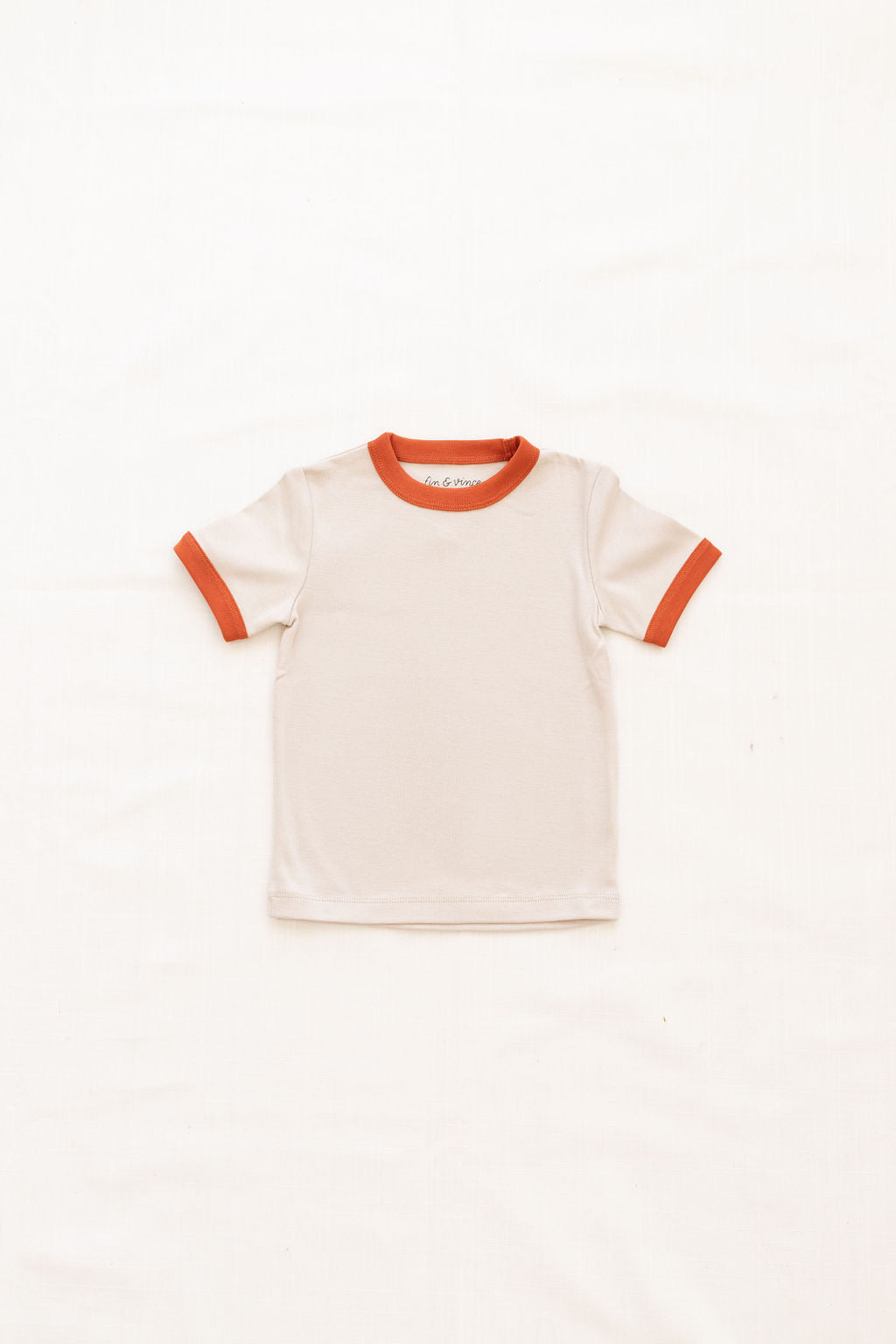 Fin & Vince Vintage Tee Oat with Brick accents